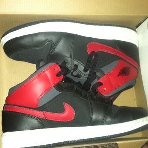 Jordan 1 GradeSchool size 5