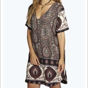 Boohoo dress-->new with tags-->US size 14