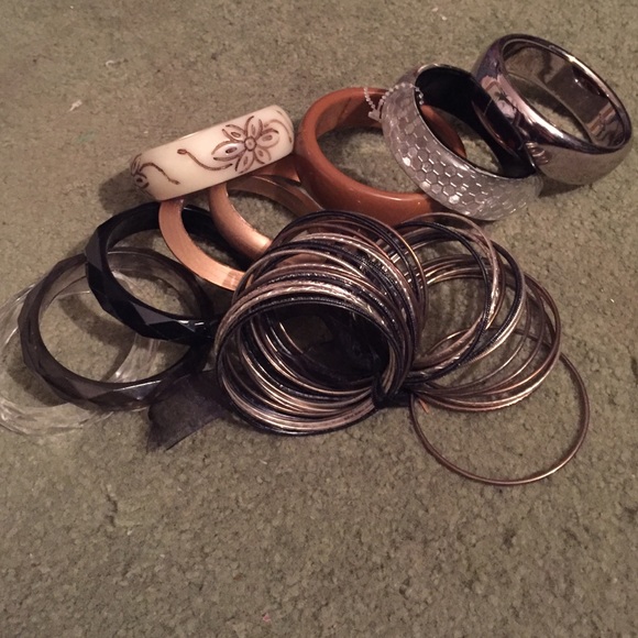 Assorted bangles - Picture 3 of 3