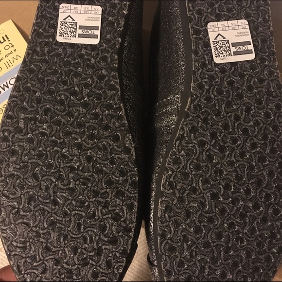 🆕⭐️ TOMS Black Metallic Slip Ons - Picture 4 of 4