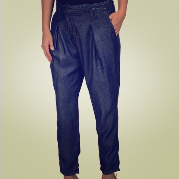 NWT rich and skinny crop size 25 (fits like a 27)