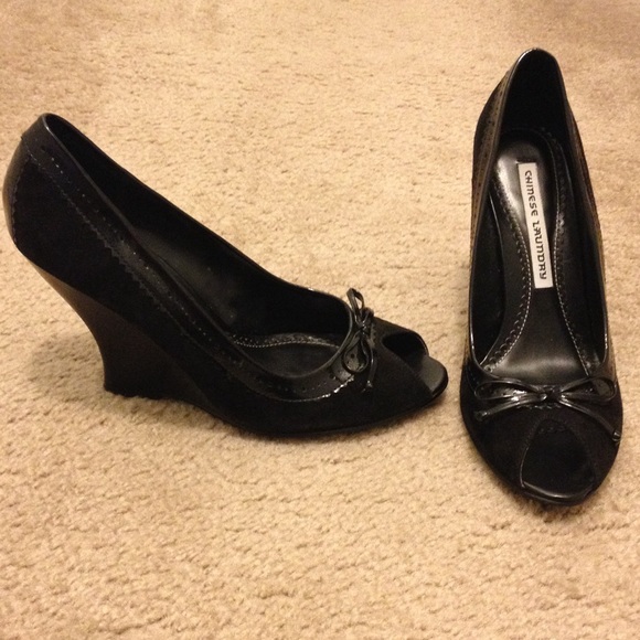 Chinese Laundry peep toe wedge