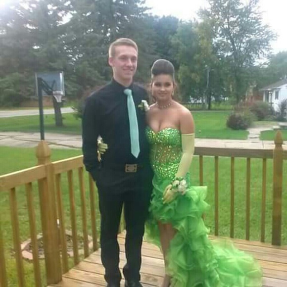 Prom dress - Picture 2 of 2