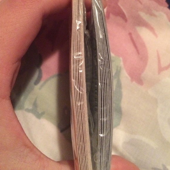 2 10 packs of Avon fragrance samples - Picture 2 of 2