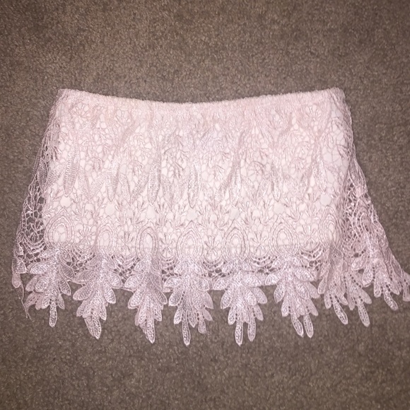 Lf cropped top! Light pink lace strapless - Picture 1 of 3