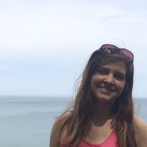 Meet your Posher, Emily