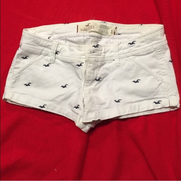 Hollister Pants - White and Navy Hollister seagull shorts