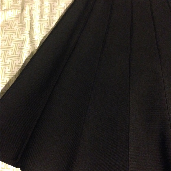 BCBG a-line black skirt! - Picture 2 of 3