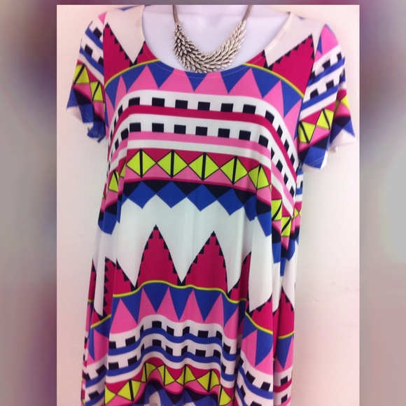 Fun Aztec print tunic. Made in USA - Picture 2 of 4