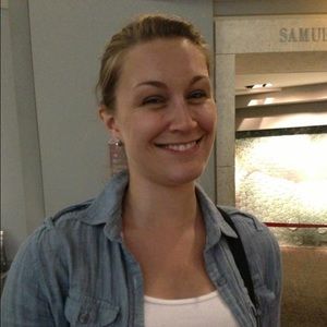 Meet your Posher, Stacy