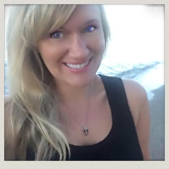 Meet your Posher, Jessica - Picture 1 of 1