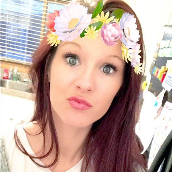 Meet your Posher, Aimee - Picture 2 of 5