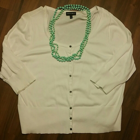 White three quarter sleeved cardigan