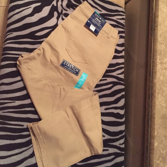 NWT Bandolino Slim Straight Jeans