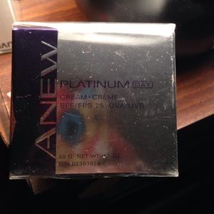 Anew Platinum Day Cream
