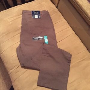 NWT Bandolino Slim Straight Jeans