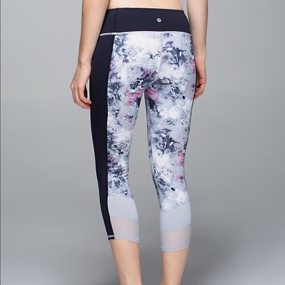 Lululemon if you're lucky crop