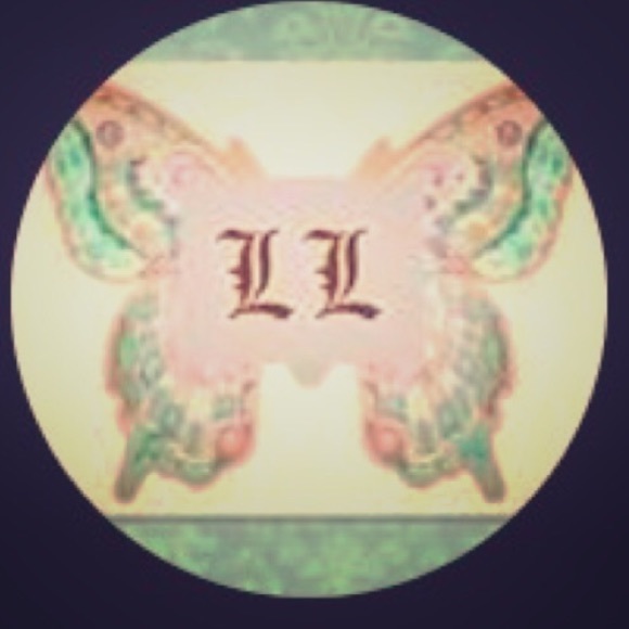 Posher’s Closet & Boutique - Picture 5 of 8