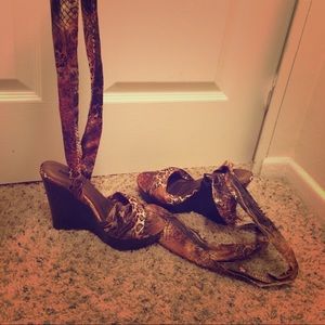 Brown cork wedges.