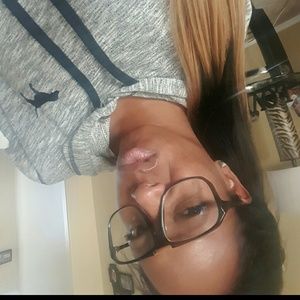 Meet your Posher, Bee