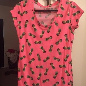 🍍pineapple v-neck🍍