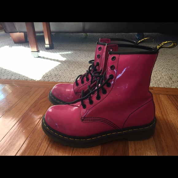 Dr. Martens Shoes - Pink Dr. Martens (doc martens)