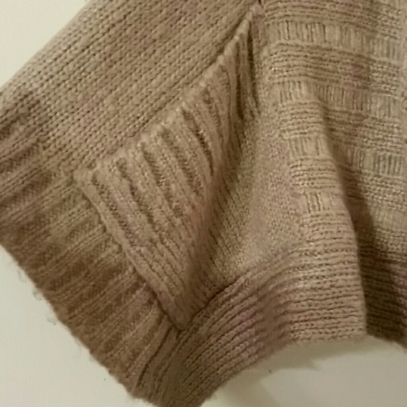 Final markdown Beige sweater vest - Picture 2 of 4