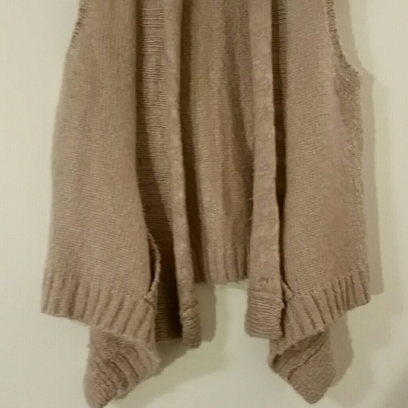 Final markdown Beige sweater vest - Picture 3 of 4