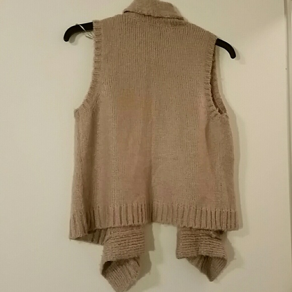 Final markdown Beige sweater vest - Picture 4 of 4