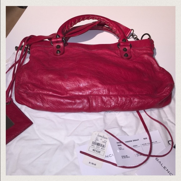 ❤️SOLD❤️Balenciaga red classic bag🎉🎉Host Pic - Picture 2 of 4