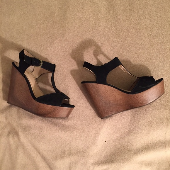 Black wood wedges