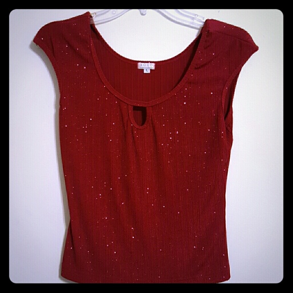 Shiny red sleeveless top