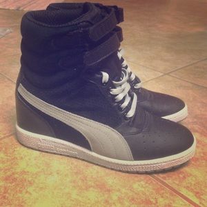 Puma wedge athletic shoes
