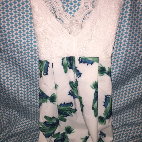 Romper - Picture 1 of 4