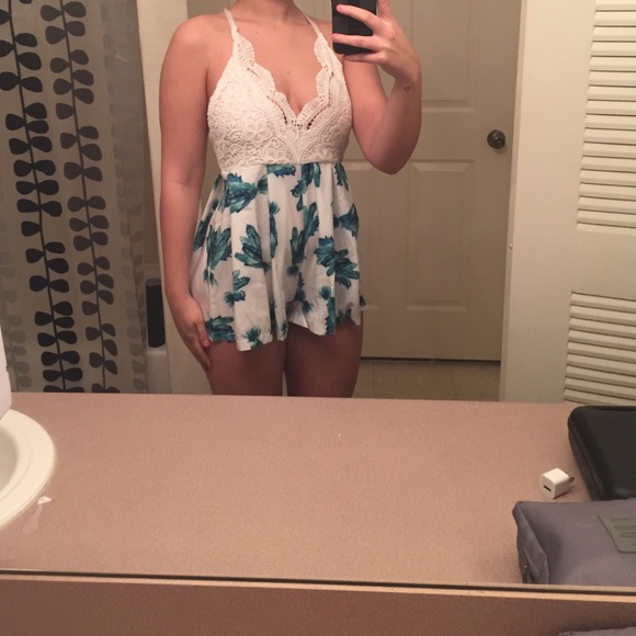Romper - Picture 3 of 4