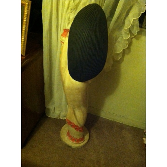 Beautiful colorful Indian statue from Arizona - Picture 3 of 4