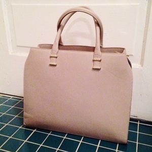 H&M handbag | some wear | holds a lot inside