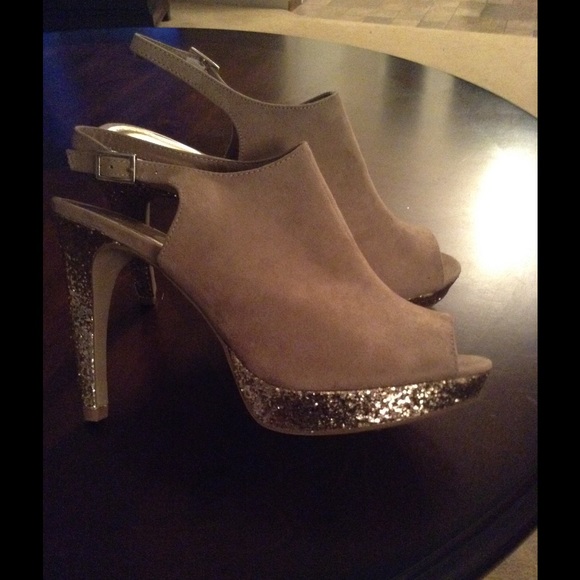 Rampage Glitter Platform Pumps