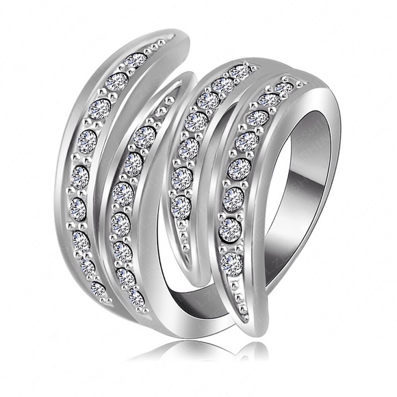 Platinum plated with Austrian crystal ring