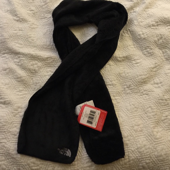 Black Denali scarf