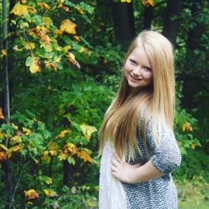 Meet your Posher, Desi