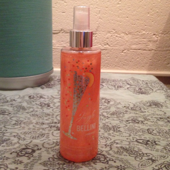Bath and body works peach Bellini shimmer mist
