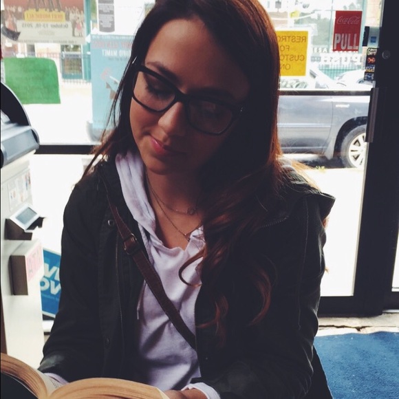 Meet your seller, Olivia! - Picture 3 of 4