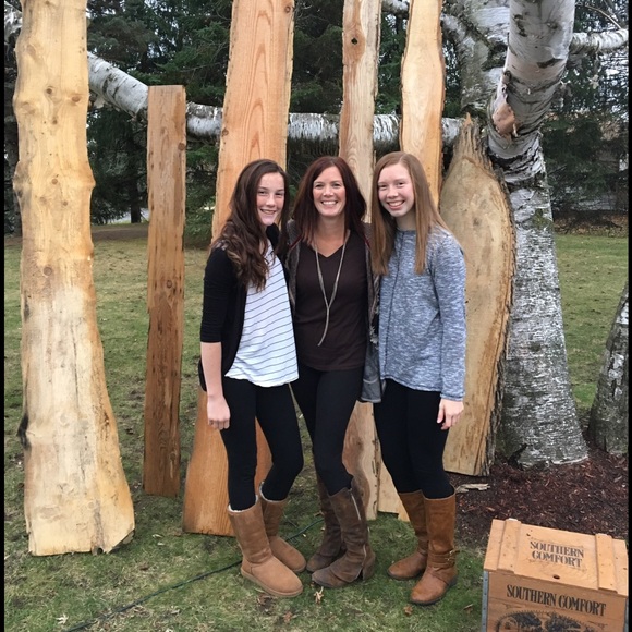 Meet your Posher, Alexis - Picture 1 of 1