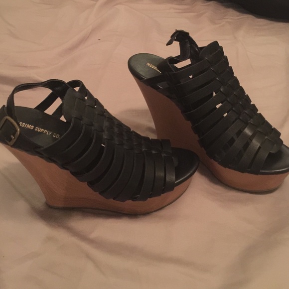 Mossimo Wedges Size 8