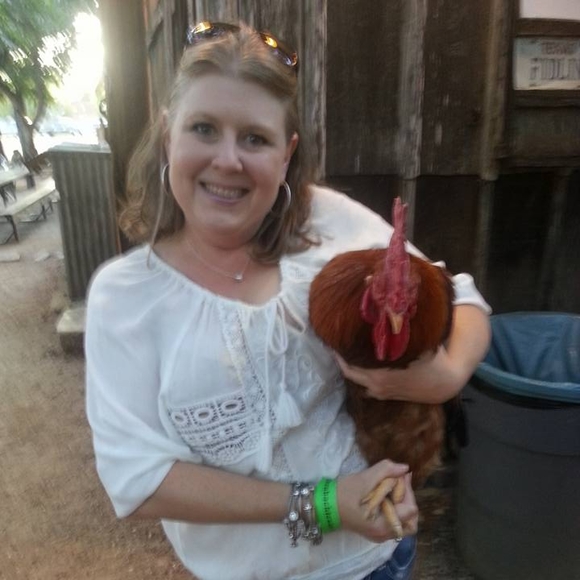 Meet your Posher, Jennifer - Picture 1 of 1