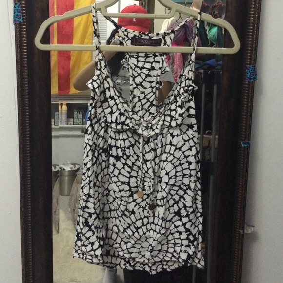 Black and white patterned top