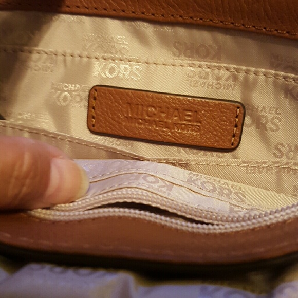 Michael Kors purse - Picture 3 of 4