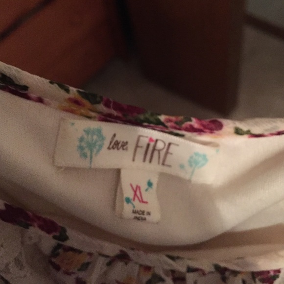 floral tank top - Picture 3 of 3