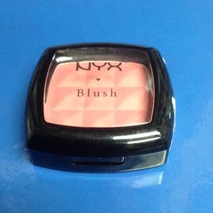 Nyx blush *pinched*